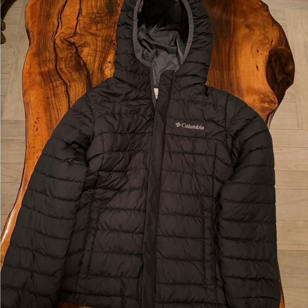 Columbia Black Puffer Jacket gently loved size (8)